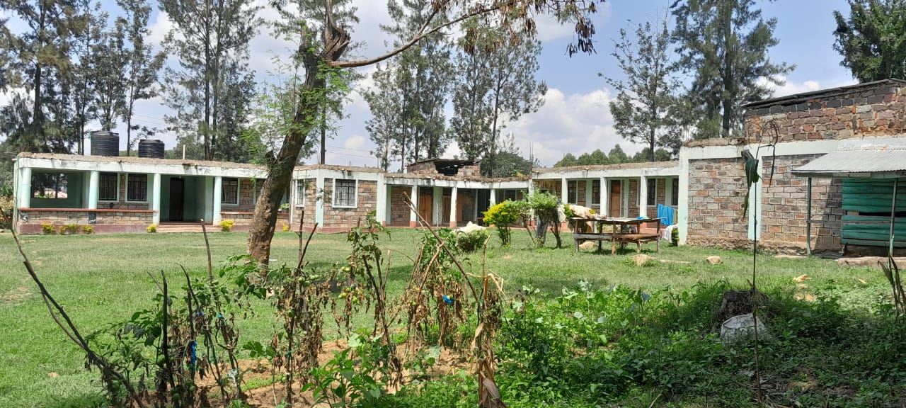 Rev. Robert Nabiranda with community members